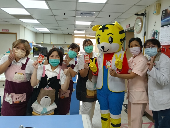 20250121新年禮物送至嘉義基督教醫院貼文03-臺南市重症兒童關懷協會