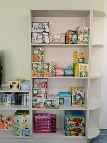 20250324兒童節禮物送至成大醫院門診大樓貼文08-臺南市重症兒童關懷協會